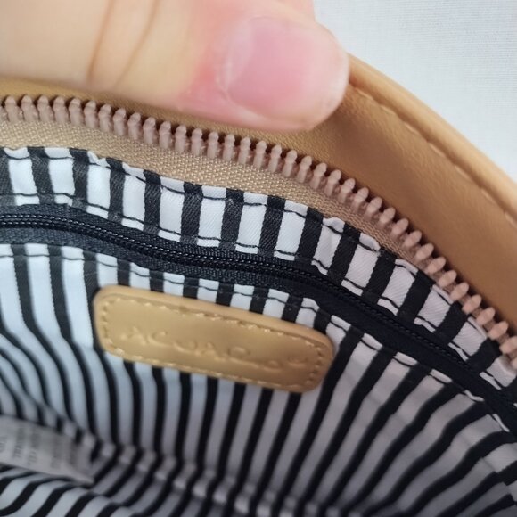 ACUARIO Tan Crossbody Bag - Picture 6 of 9